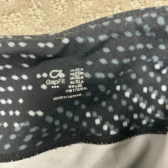 Women’s Gap Fit Cropped Leggings Size XL - Picture 2 of 3